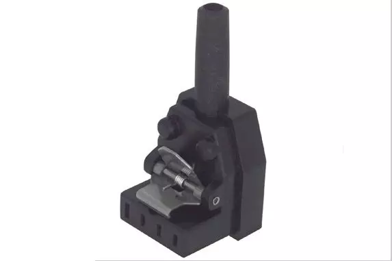 ぴー　ManiaS1 Attachment Plug for Eastman Cutting Machines, 15A, 120V